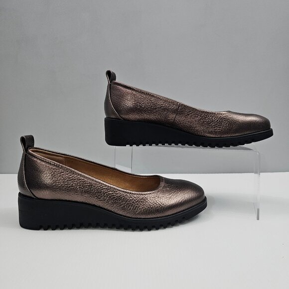 Comfortiva Dillon Loafer Womens 8 Metallic Pewter Slip On Wedge Work Travel - Picture 3 of 13